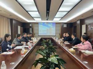洛阳市商务局局长吕宗乐一行莅临酷游平台调研指导工作
